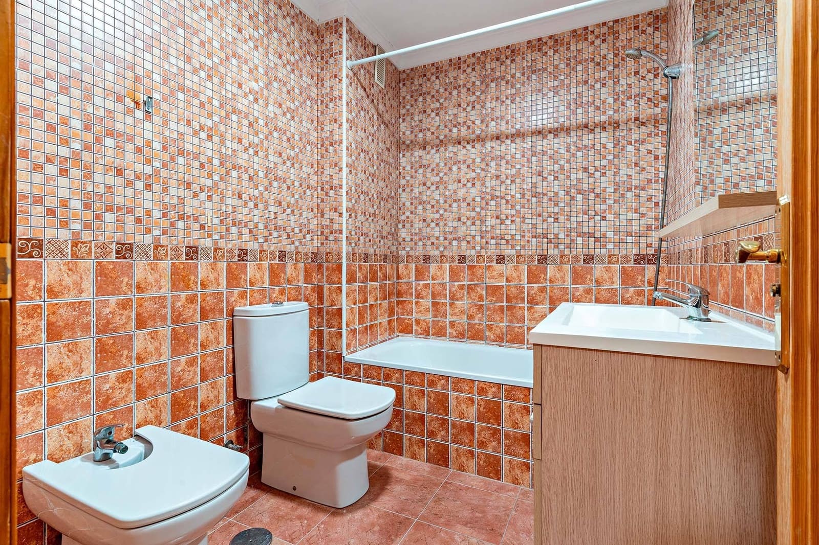 3 bedroom Apartment for sale in Almeria city - € 180,000 (Ref: 8880039)