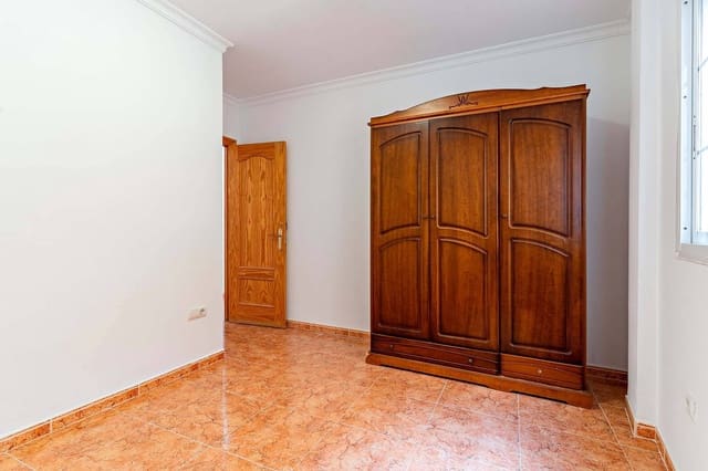 3 sovrum Lägenhet till salu i Almería stad - 180 000 € (Ref: 8880039)