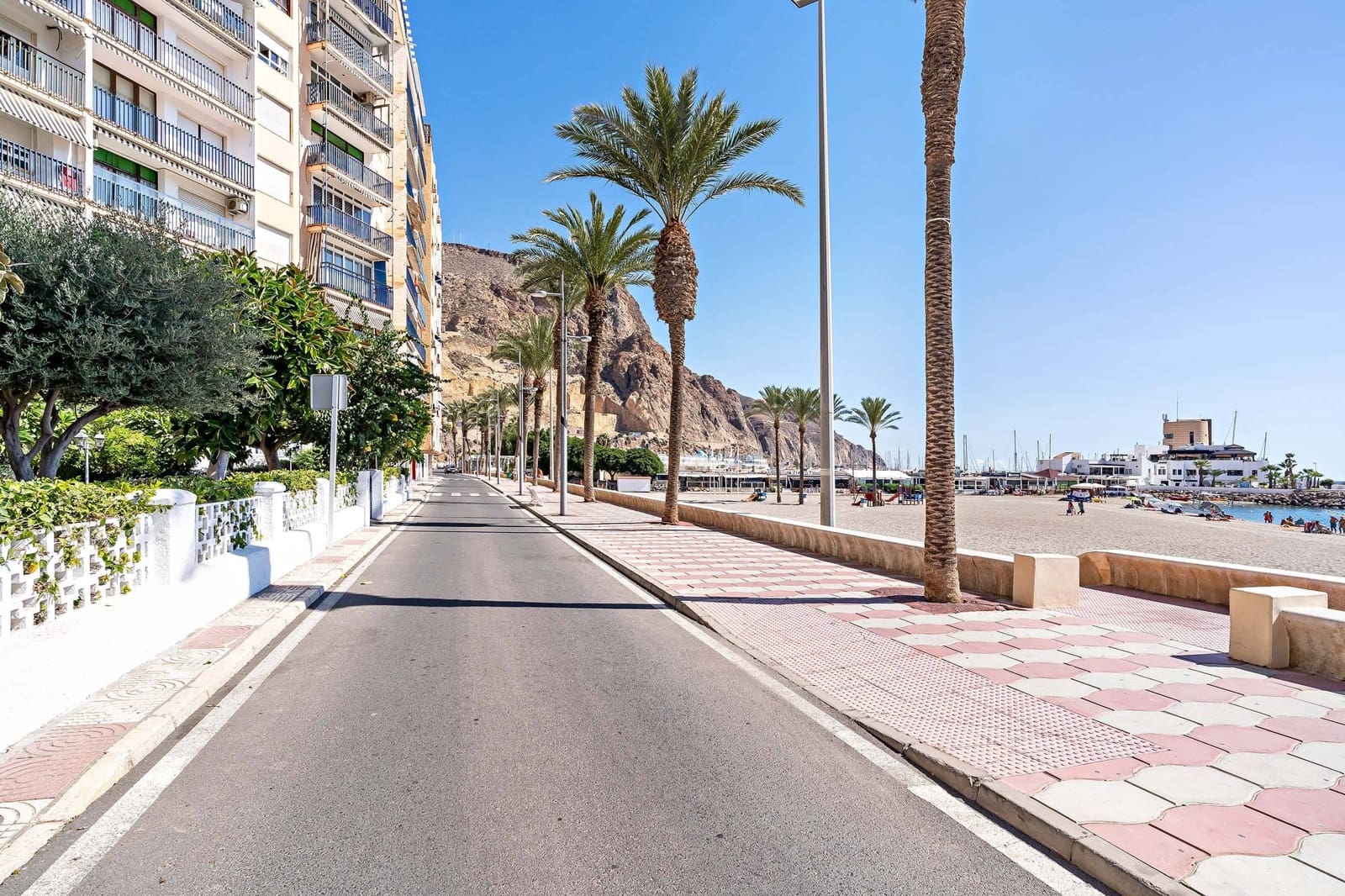 7 soveværelse Lejlighed til salg i Aguadulce (Almeria) - € 350.000 (Ref: 8941501)