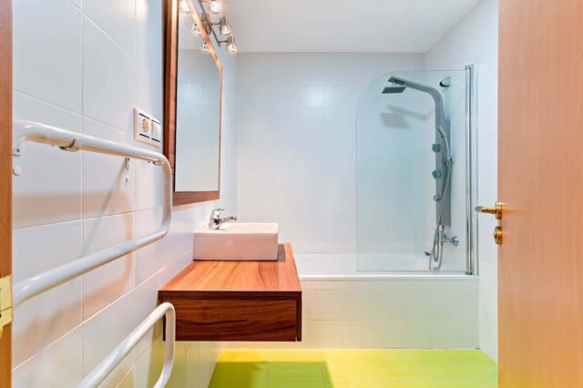 3 slaapkamer Flat te koop in Aguadulce (Almeria), Roquetas de Mar - € 126.000 (Ref: 9018174)