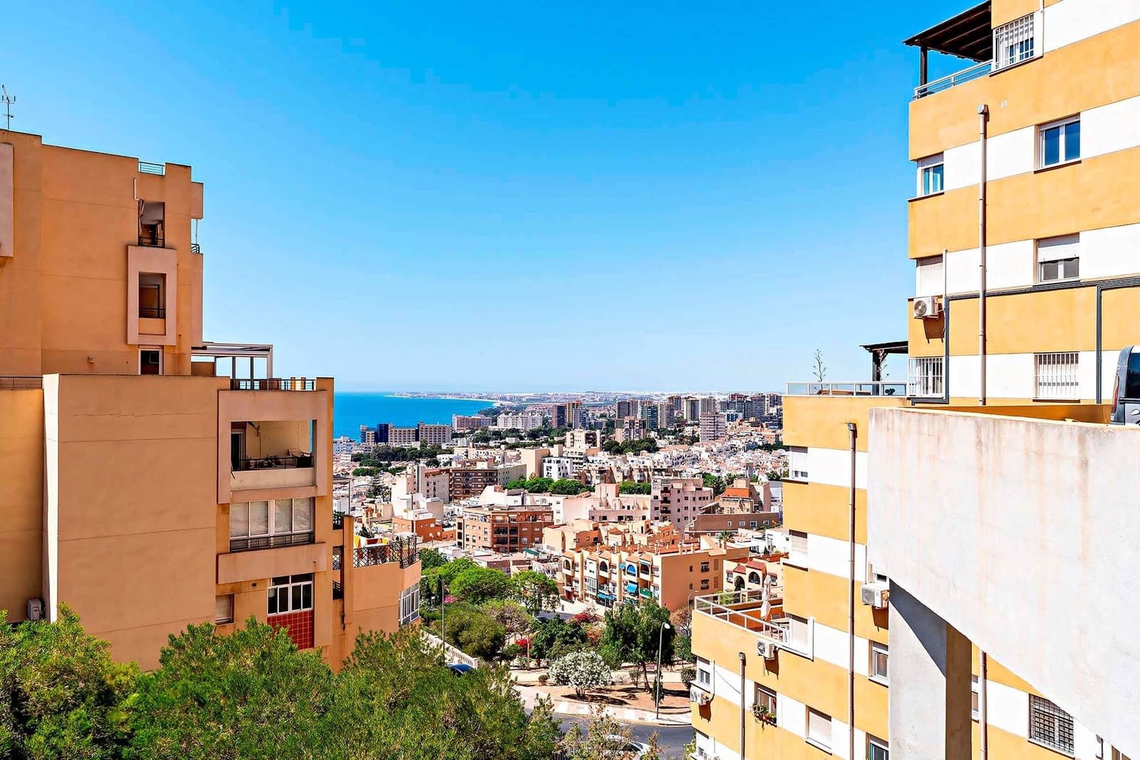 Piso de 3 habitaciones en Aguadulce (Almeria) en venta - 126.000 € (Ref: 9018174)