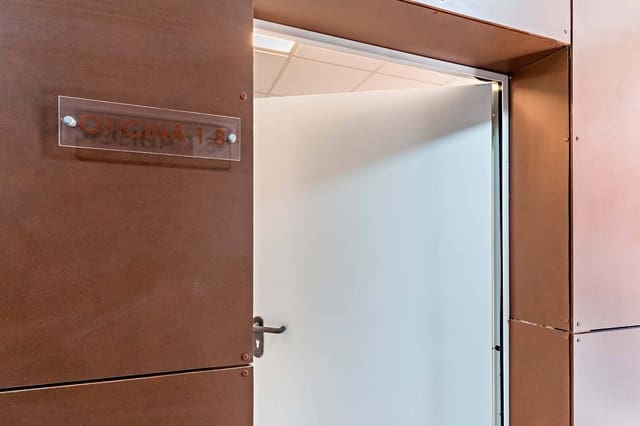 Oficina en Huércal de Almería en alquiler - 550 € (Ref: 9034418)