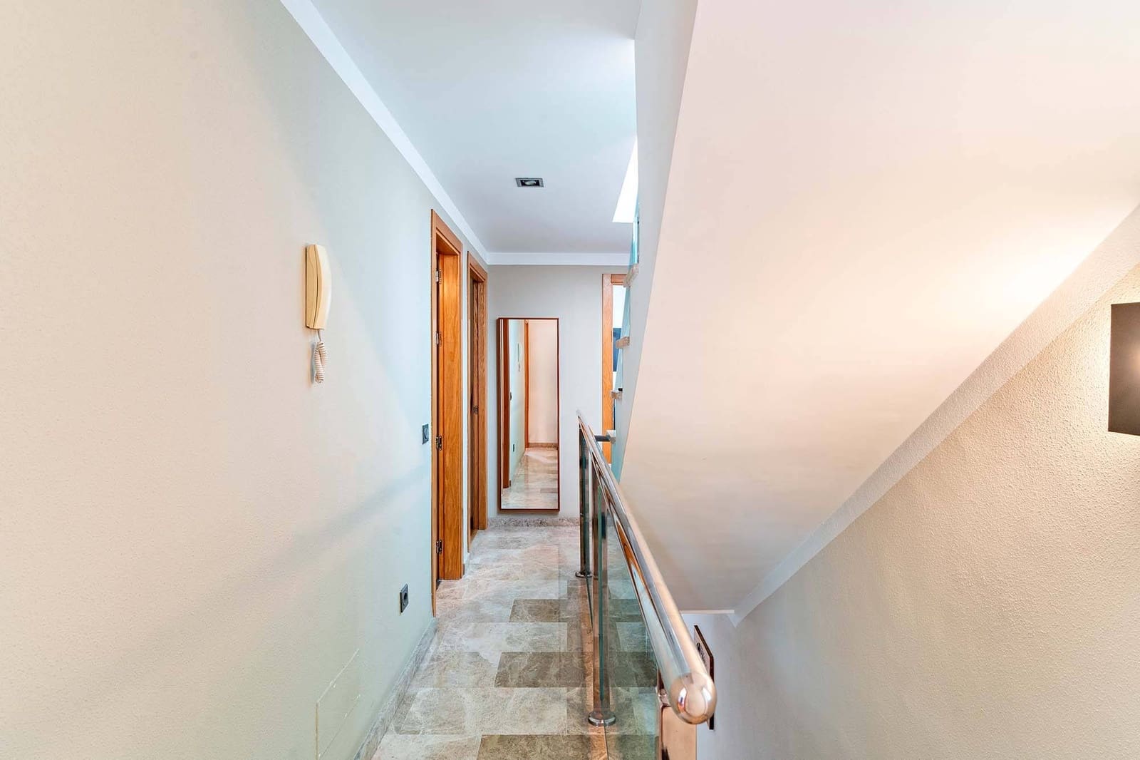 5 soveværelse Rækkehus til salg i Almeria by med garage - € 360.000 (Ref: 9073323)