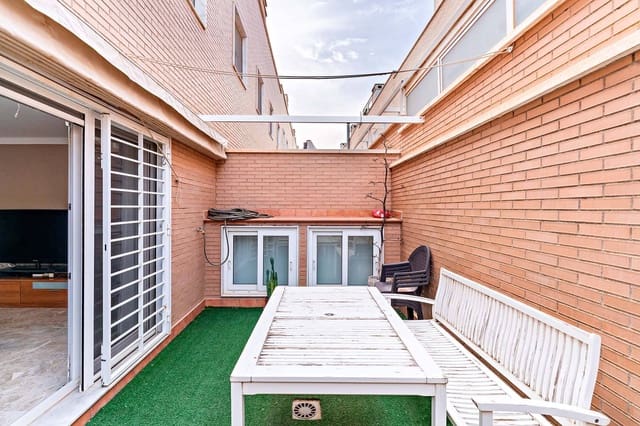 5 soveværelse Rækkehus til salg i Almería by med garage - € 360.000 (Ref: 9073323)
