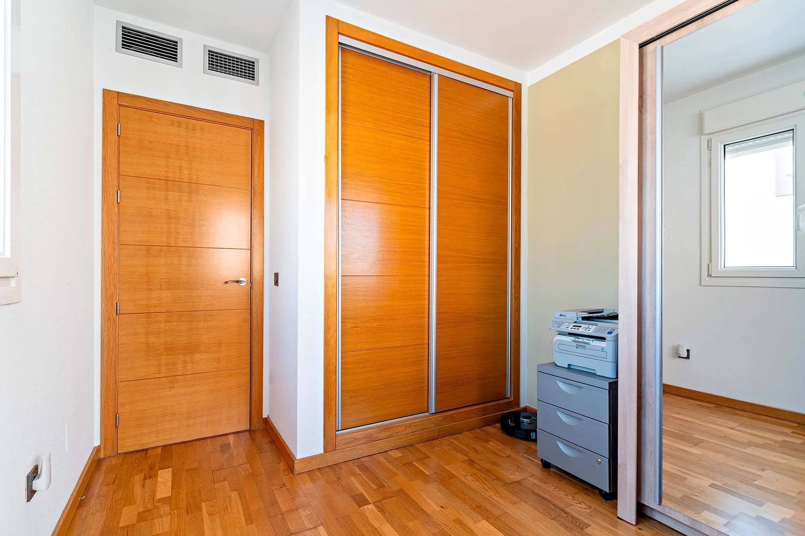 5 quarto Moradia em Banda para venda em Almeria cidade com garagem - 360 000 € (Ref: 9073323)