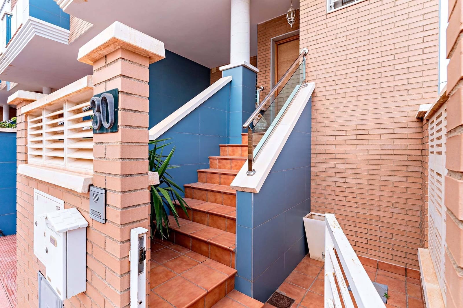 5 quarto Moradia em Banda para venda em Almeria cidade com garagem - 360 000 € (Ref: 9073323)