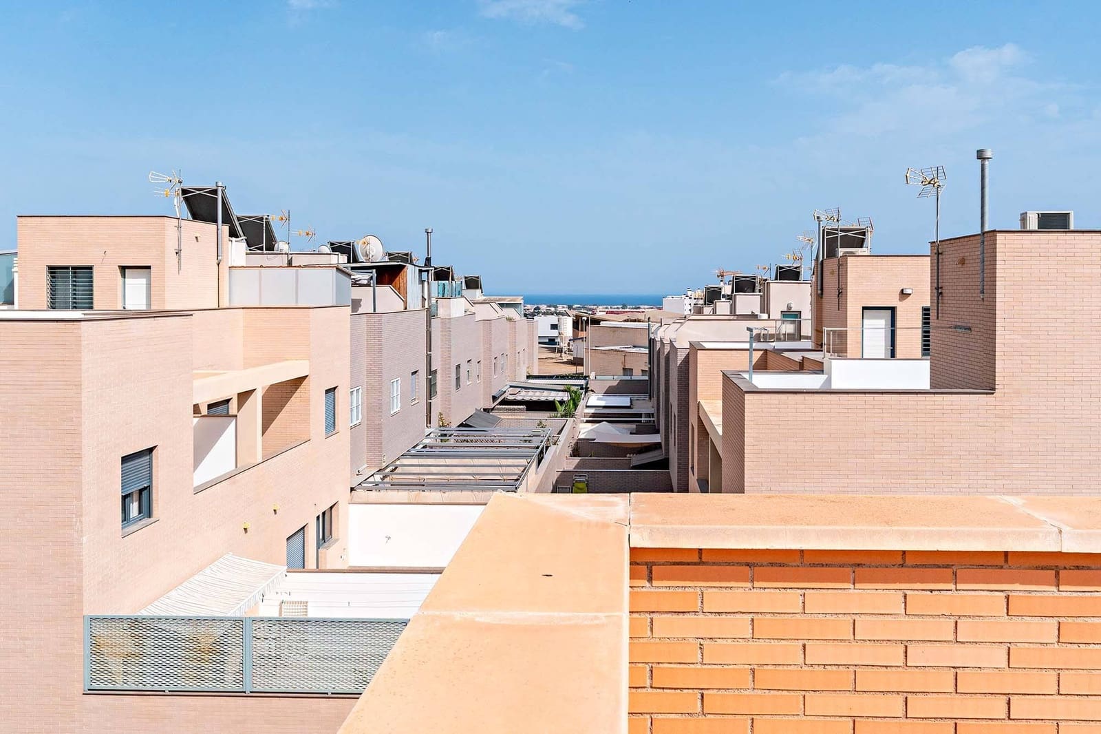 5 quarto Moradia em Banda para venda em Almeria cidade com garagem - 360 000 € (Ref: 9073323)