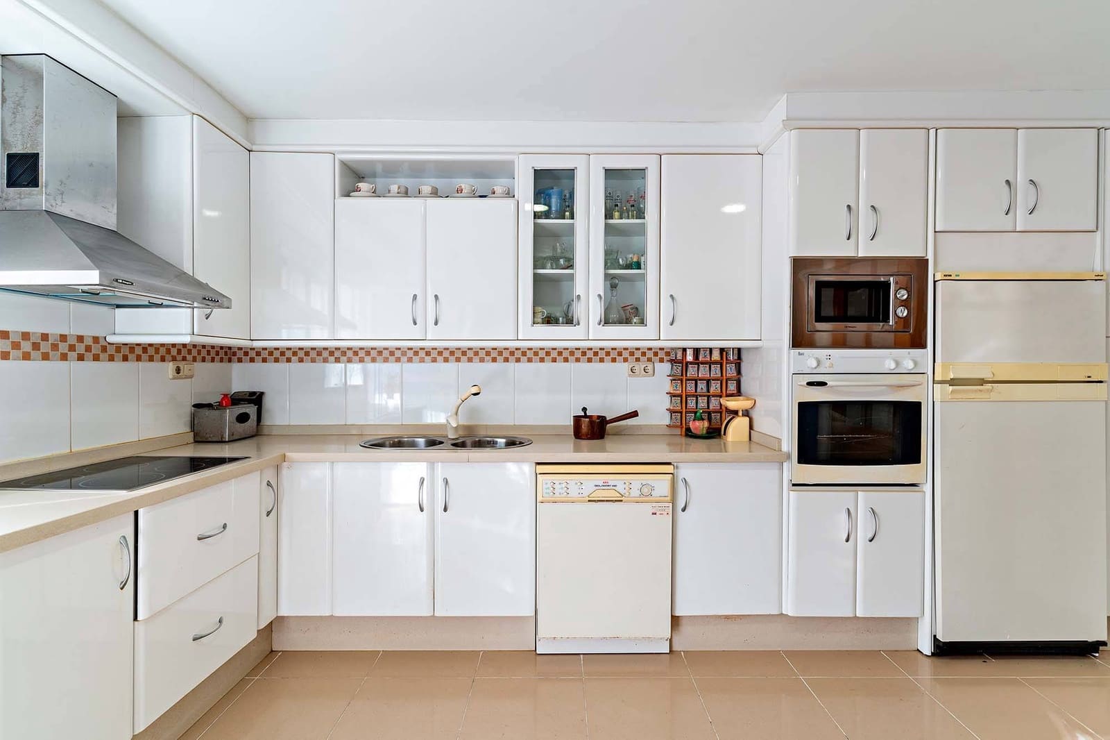 4 soverom Leilighet til salgs i Albunol med garasje - € 210 000 (Ref: 9134336)