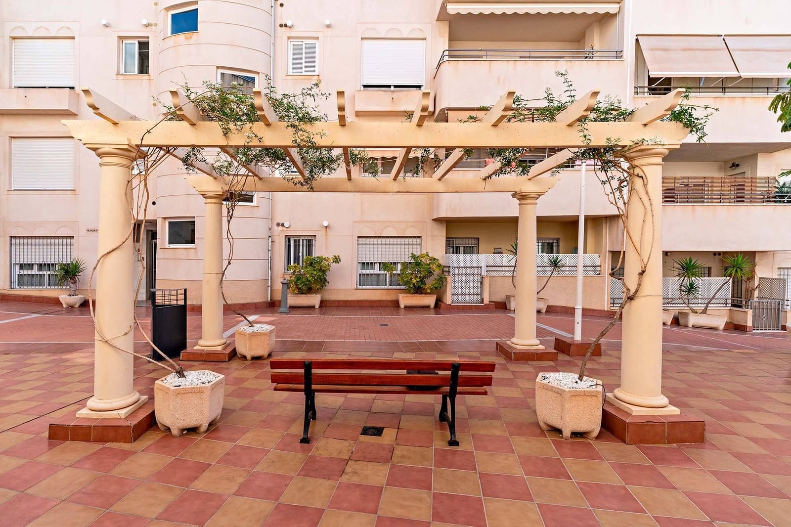 1 soverom Leilighet til salgs i Aguadulce (Almeria) med svømmebasseng garasje - € 156 000 (Ref: 9137032)