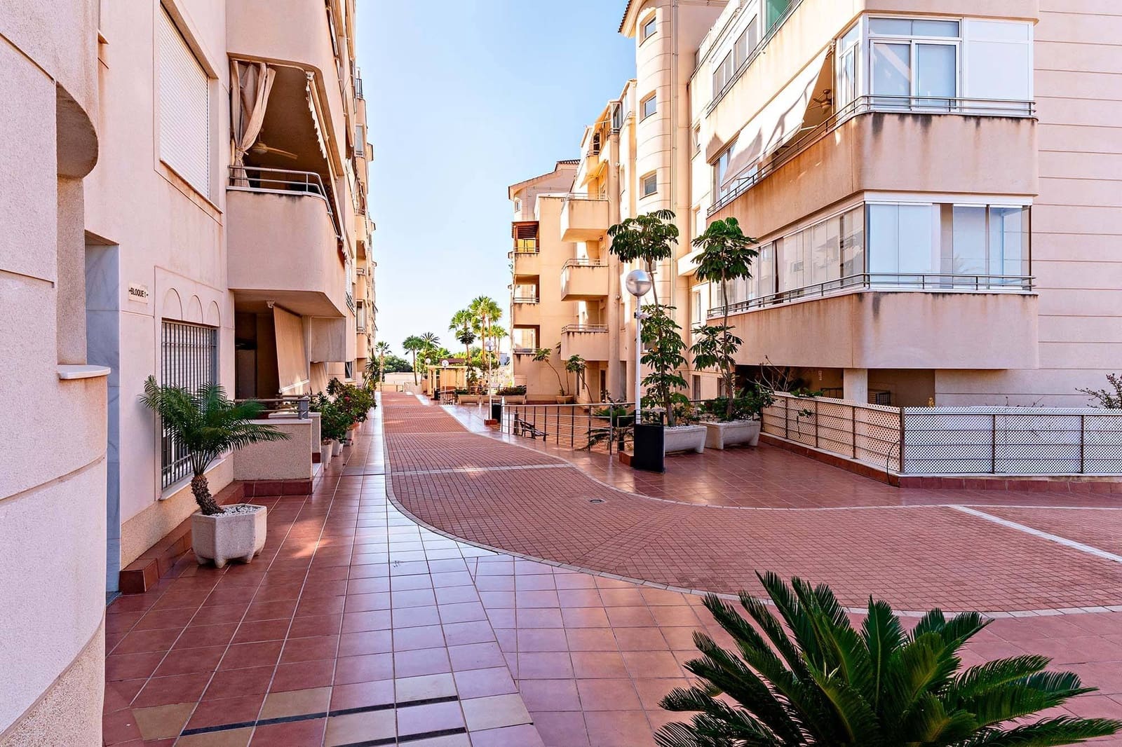 1 soverom Leilighet til salgs i Aguadulce (Almeria) med svømmebasseng garasje - € 156 000 (Ref: 9137032)