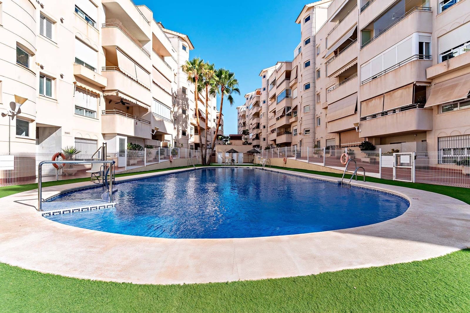 1 soverom Leilighet til salgs i Aguadulce (Almeria) med svømmebasseng garasje - € 156 000 (Ref: 9137032)