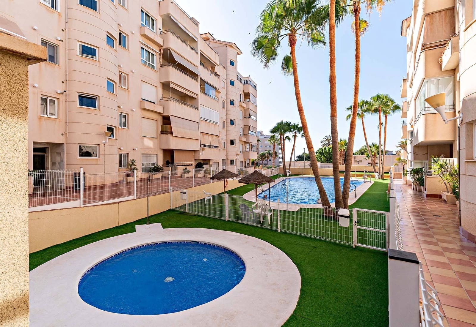 1 soverom Leilighet til salgs i Aguadulce (Almeria) med svømmebasseng garasje - € 156 000 (Ref: 9137032)