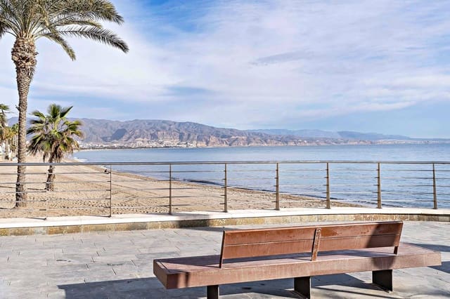 Piso de 2 habitaciones en Roquetas de Mar en venta - 159.000 € (Ref: 9145441)