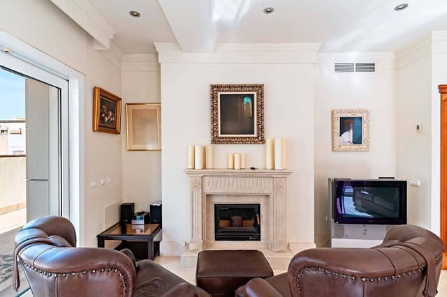 4 soveværelse Penthouse til leje i Centro, Almería by - € 1.900 (Ref: 9149196)