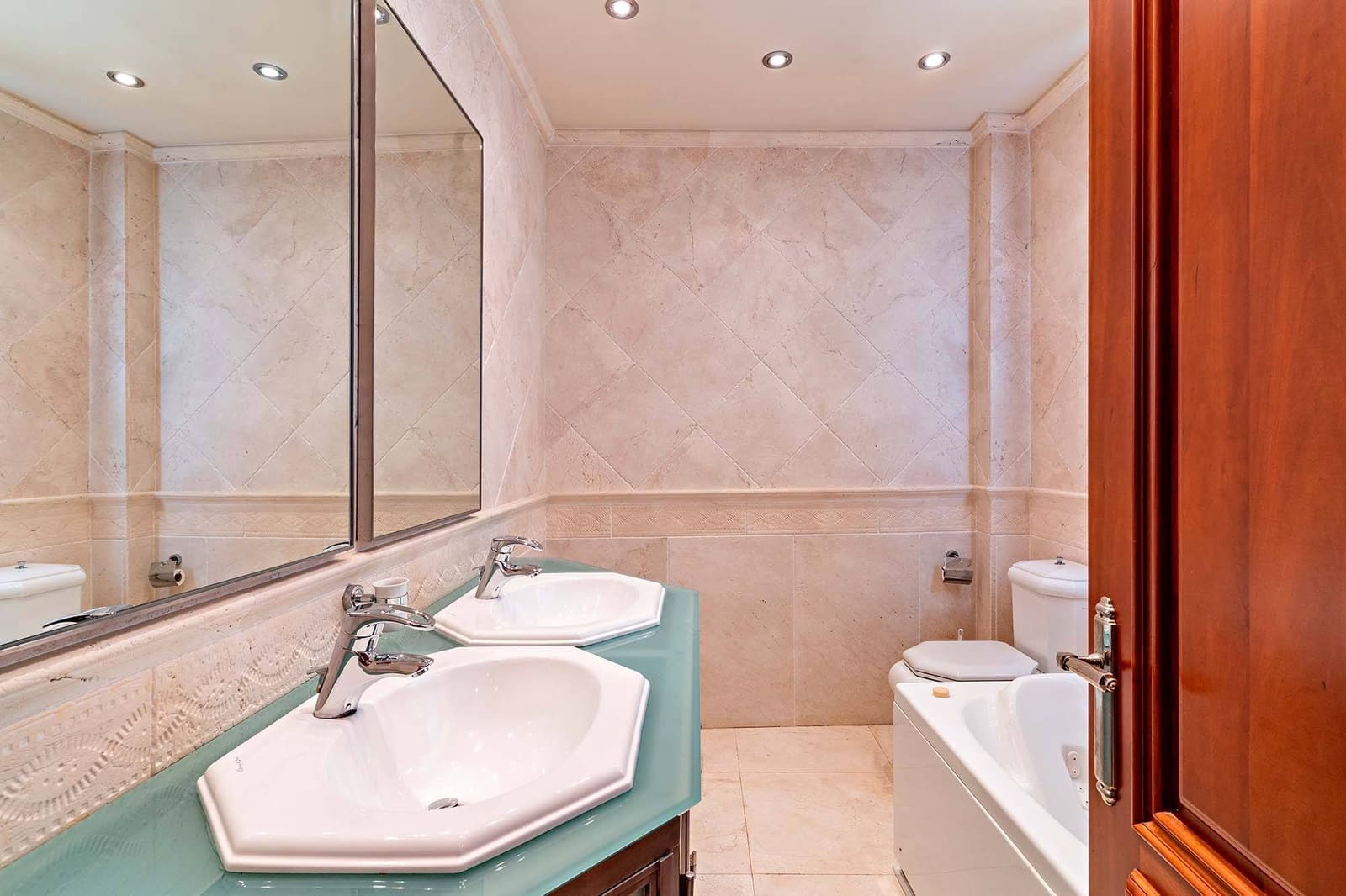 4 soveværelse Penthouse til leje i Almeria by - € 1.900 (Ref: 9149196)