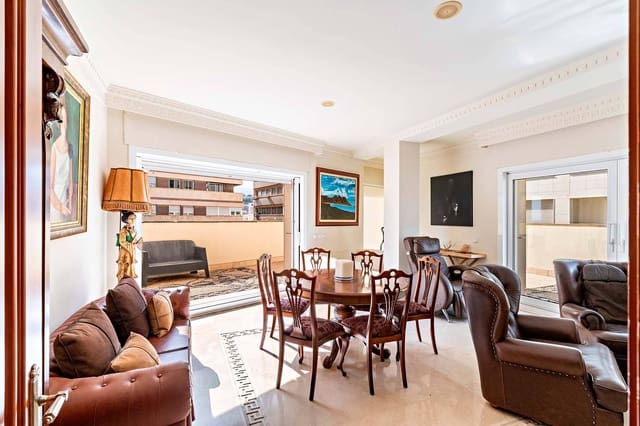 Ático de 4 habitaciones en Centro, Almería ciudad en alquiler - 1.900 € (Ref: 9149196)