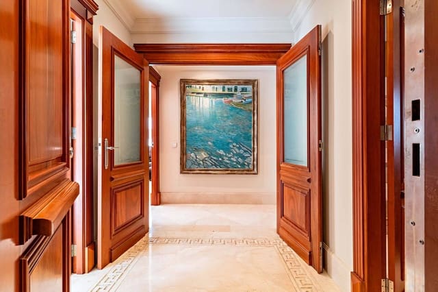 4 soveværelse Penthouse til leje i Centro, Almería by - € 1.900 (Ref: 9149196)