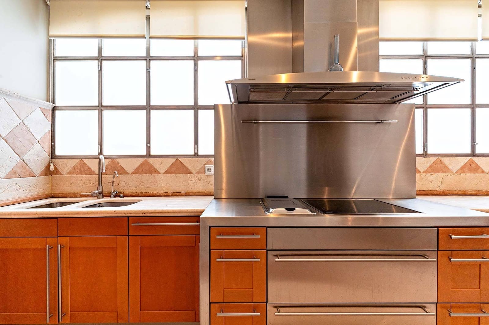 4 soveværelse Penthouse til leje i Almeria by - € 1.900 (Ref: 9149196)