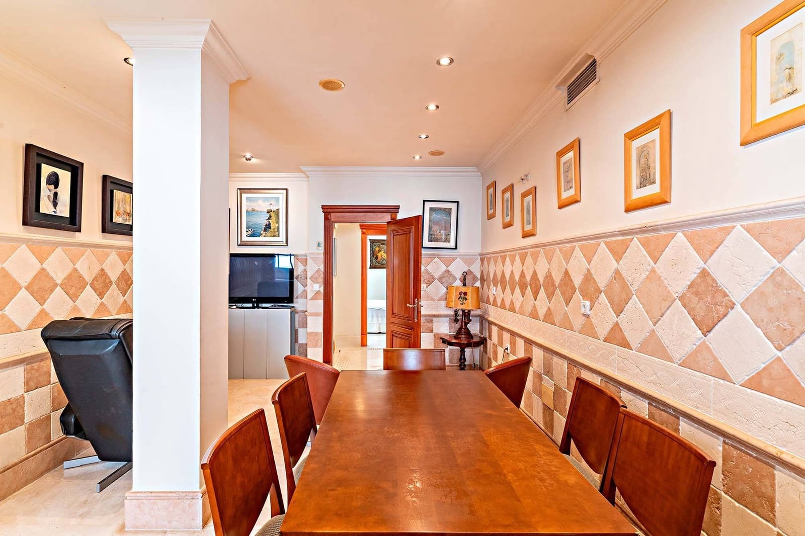 4 soveværelse Penthouse til leje i Almeria by - € 1.900 (Ref: 9149196)