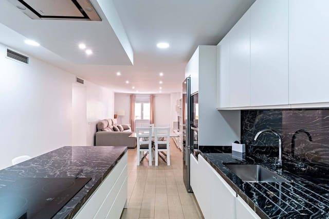 3 soverom Leilighet til leie i Almería by - € 1 200 (Ref: 9152100)