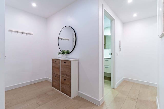 3 soverom Leilighet til leie i Almería by - € 1 200 (Ref: 9152100)