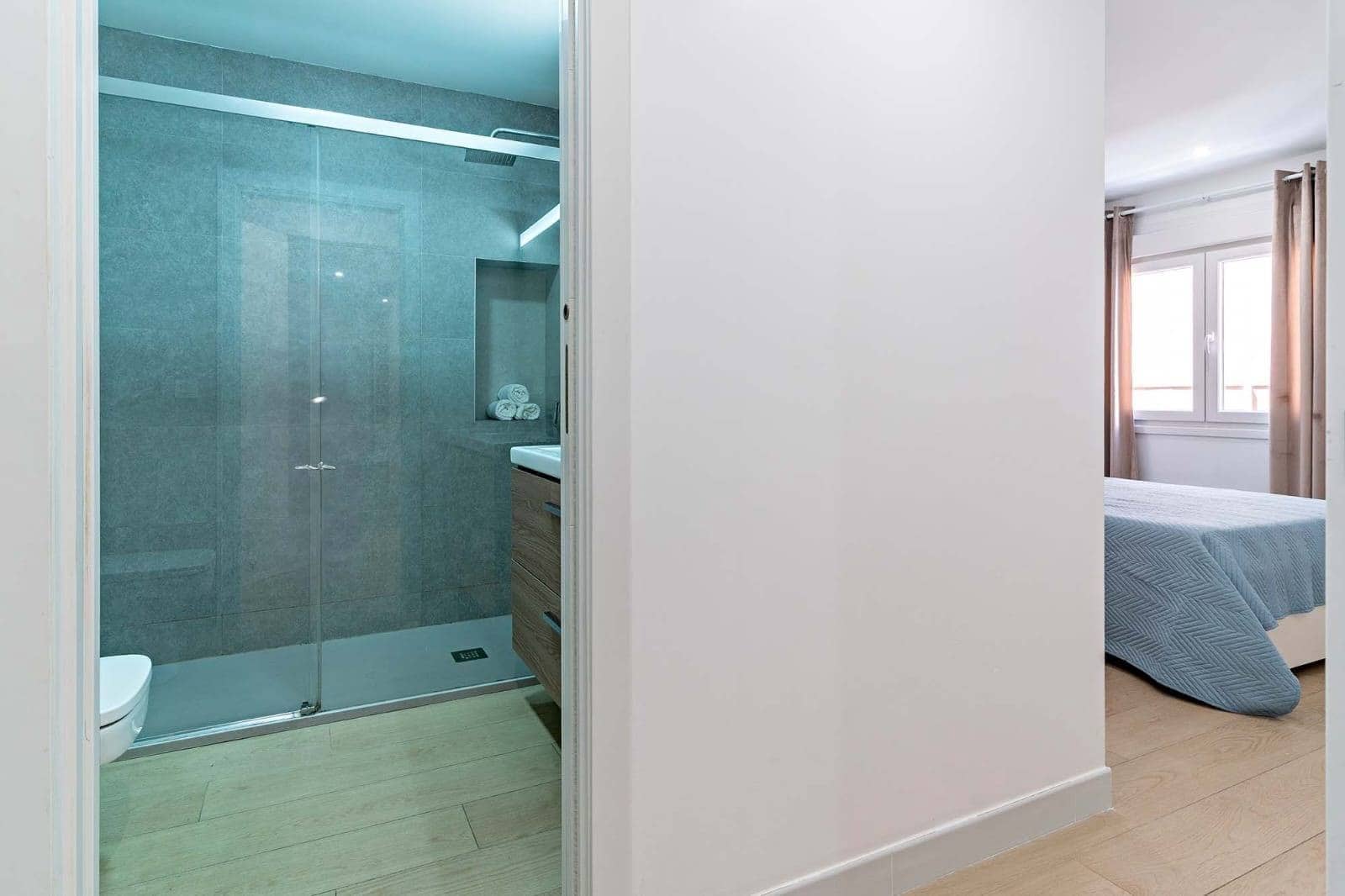 3 sovrum Lägenhet att hyra i Almeria stad - 1 200 € (Ref: 9152100)