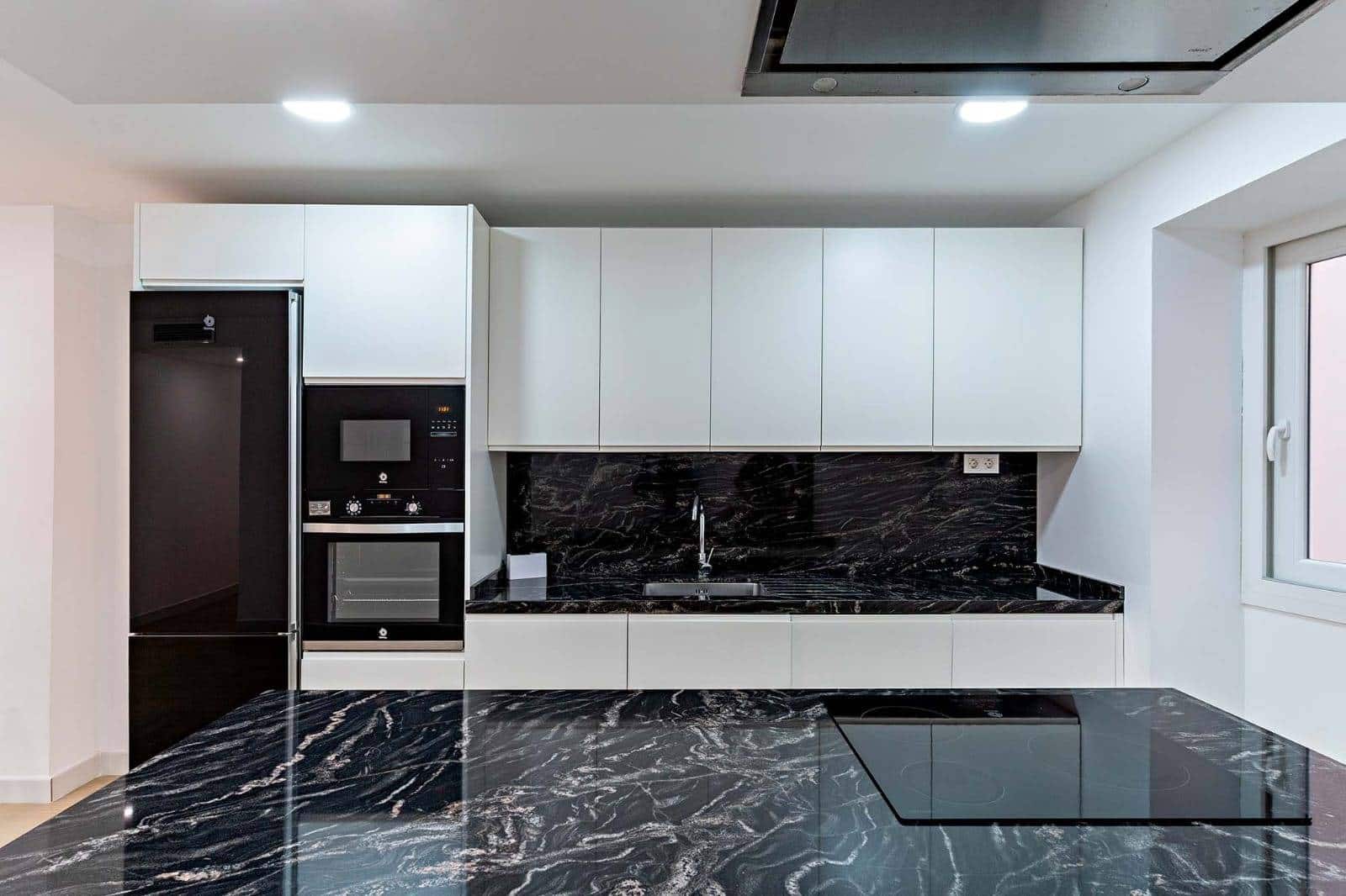 3 sovrum Lägenhet att hyra i Almeria stad - 1 200 € (Ref: 9152100)