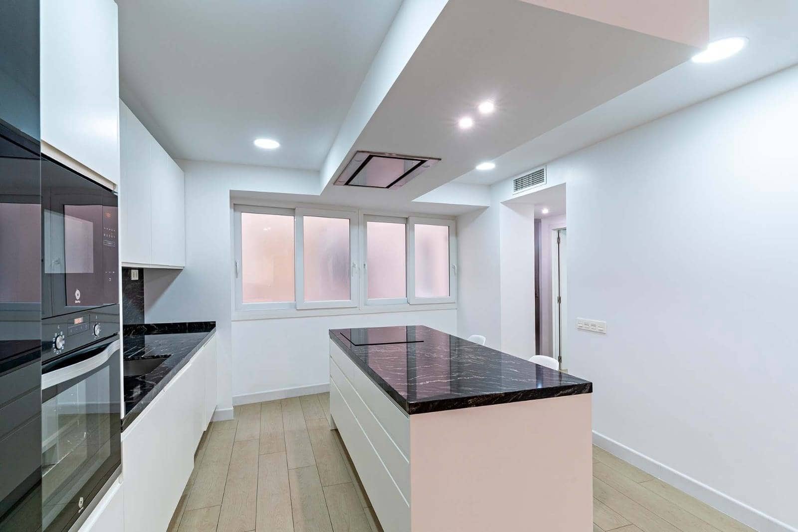 3 sovrum Lägenhet att hyra i Almeria stad - 1 200 € (Ref: 9152100)