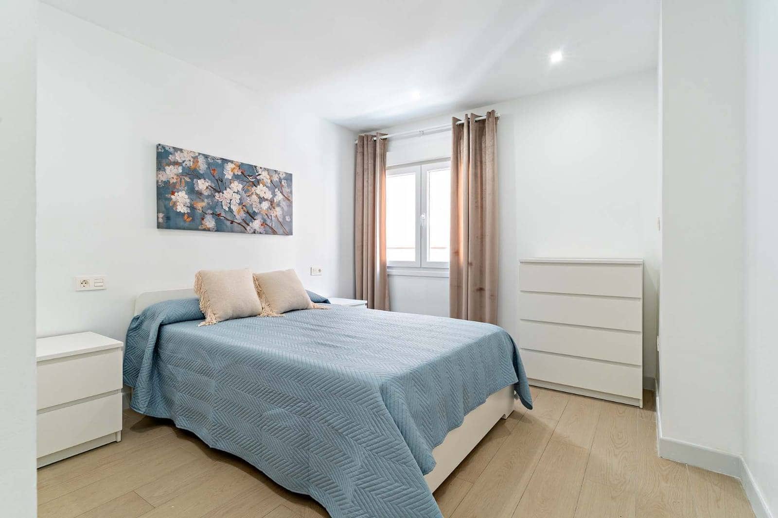 3 sovrum Lägenhet att hyra i Almeria stad - 1 200 € (Ref: 9152100)