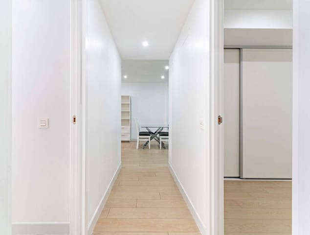 3 soverom Leilighet til leie i Almería by - € 1 200 (Ref: 9152100)