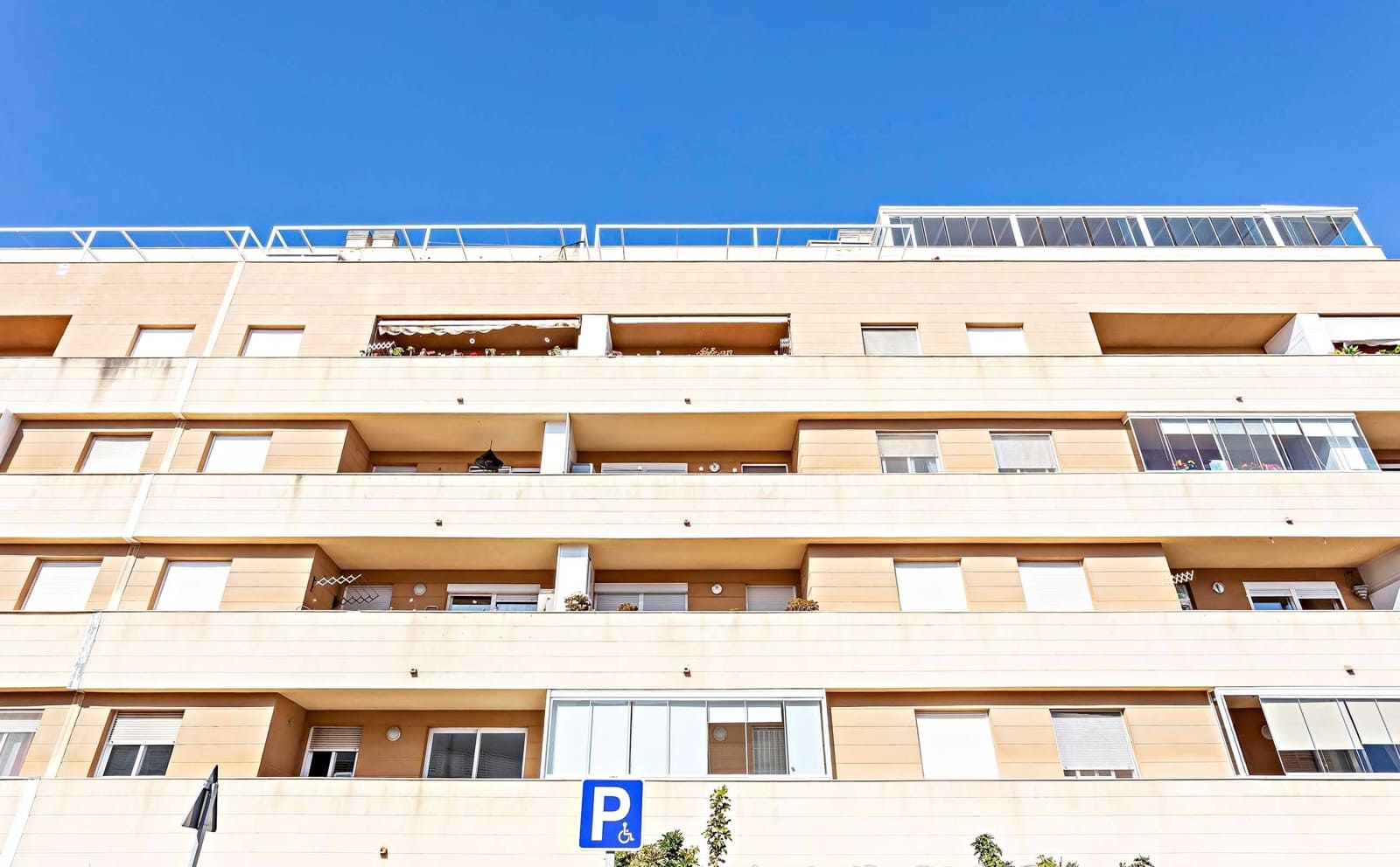 2 soveværelse Penthouse til salg i Roquetas de Mar med swimmingpool garage - € 255.000 (Ref: 9156083)