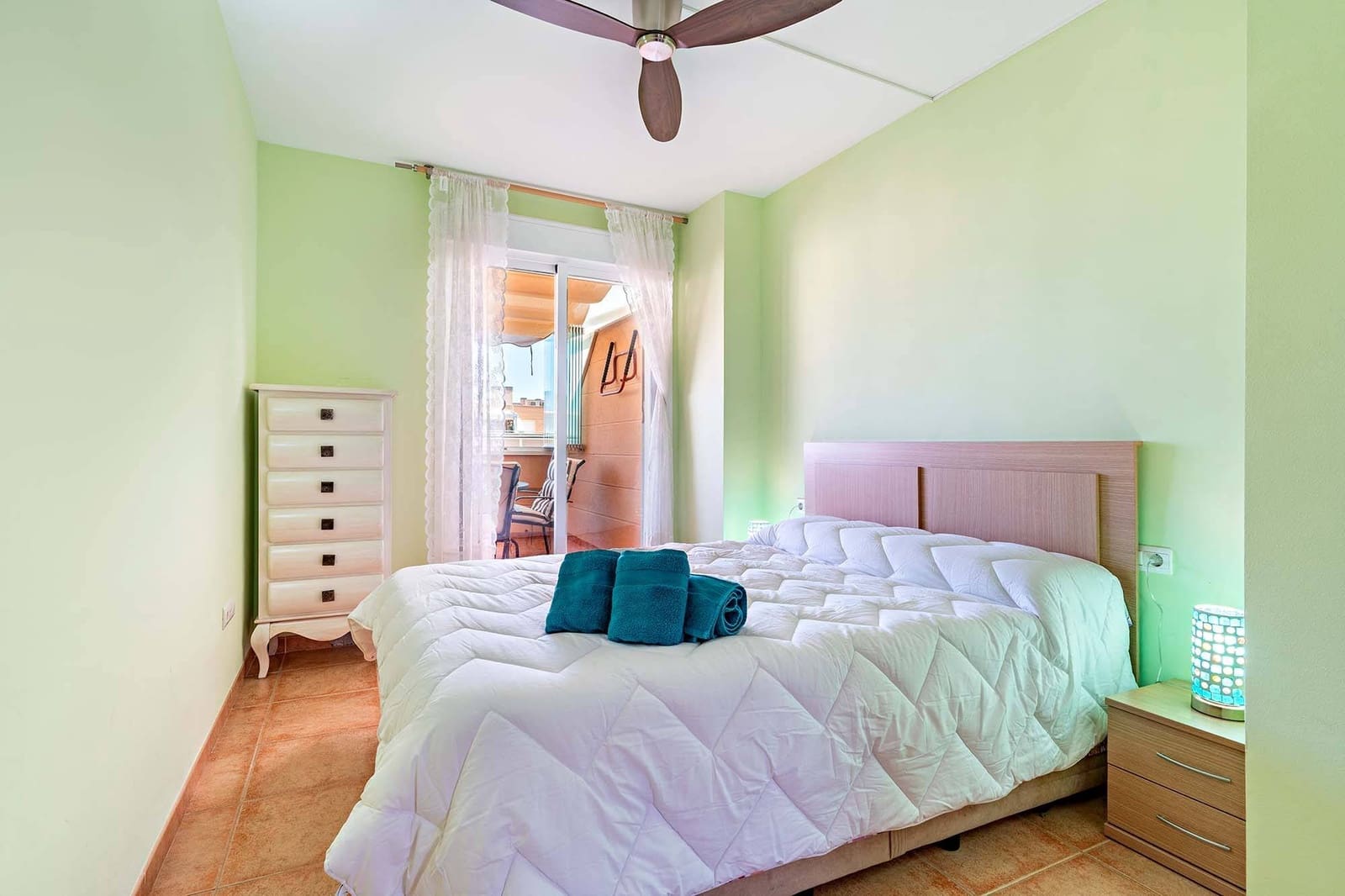 2 soveværelse Penthouse til salg i Roquetas de Mar med swimmingpool garage - € 255.000 (Ref: 9156083)