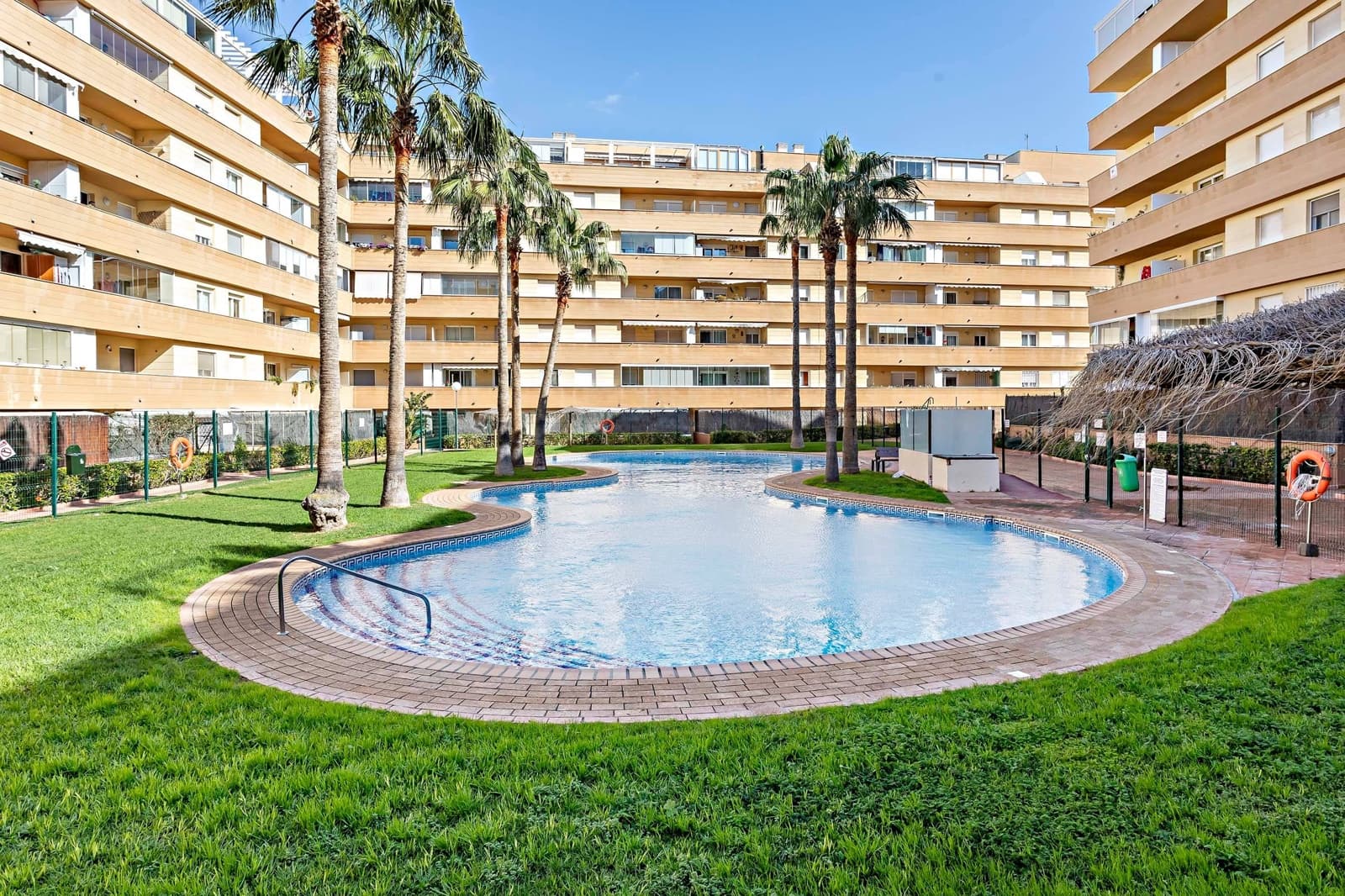 2 soveværelse Penthouse til salg i Roquetas de Mar med swimmingpool garage - € 255.000 (Ref: 9156083)