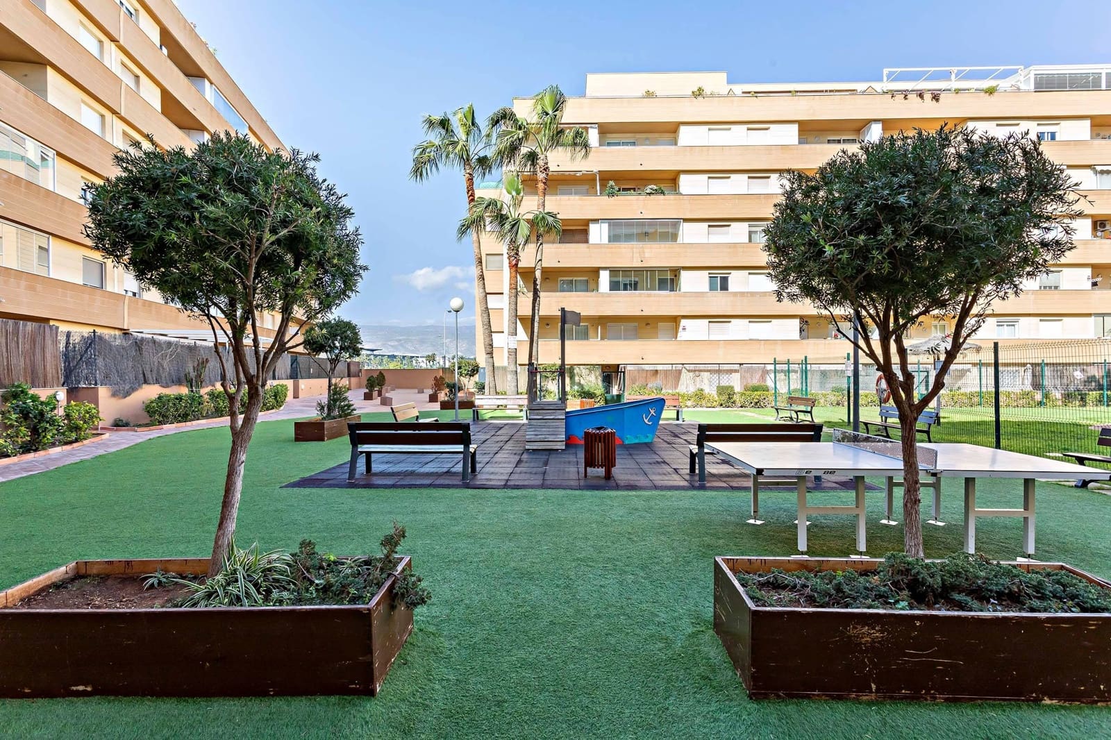 2 soveværelse Penthouse til salg i Roquetas de Mar med swimmingpool garage - € 255.000 (Ref: 9156083)