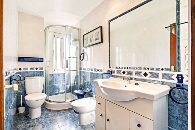 3 soveværelse Lejlighed til leje i Almería by - € 800 (Ref: 9193759)