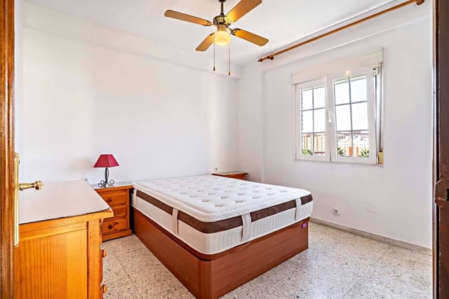 3 soveværelse Lejlighed til leje i Almería by - € 800 (Ref: 9193759)