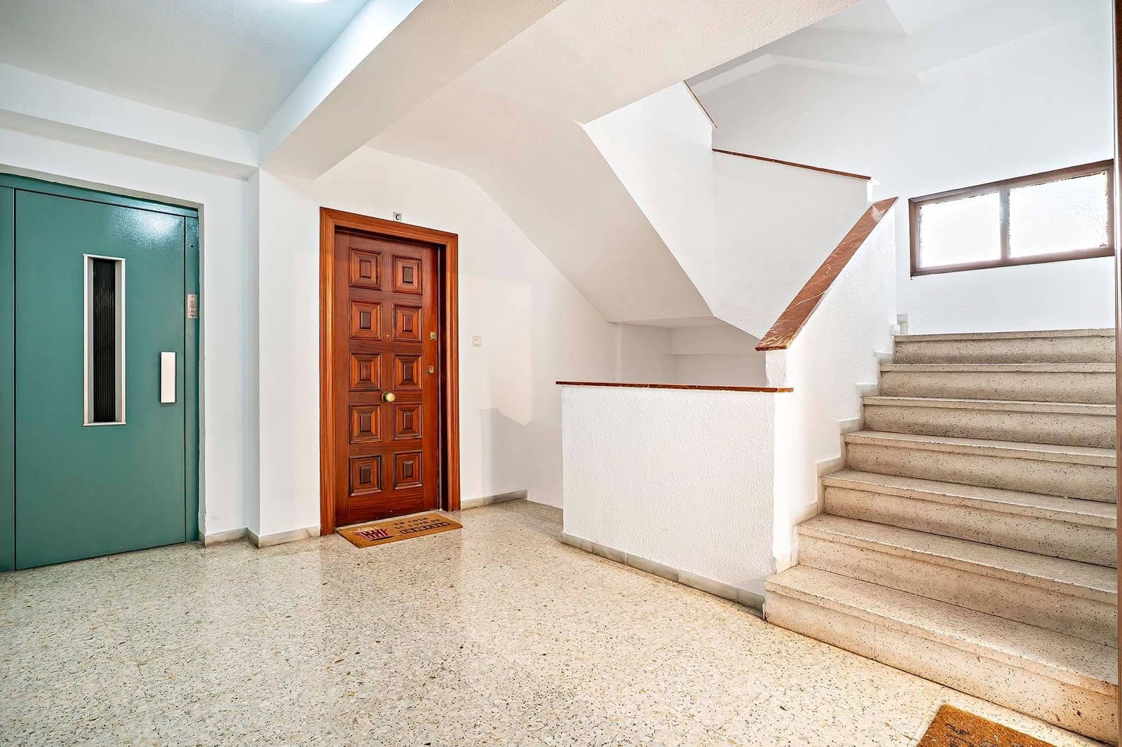 3 soveværelse Lejlighed til leje i Almeria by - € 800 (Ref: 9193759)