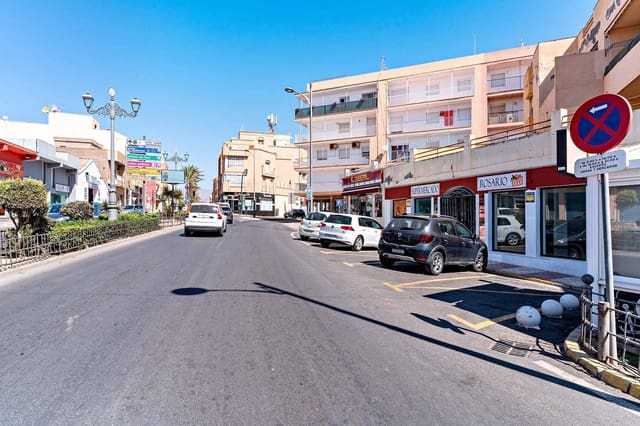 Comercial para arrendar em Roquetas de Mar - 600 € (Ref: 9206771)