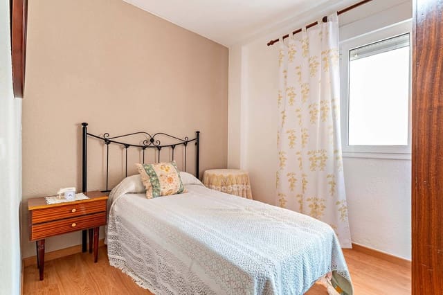 4 quarto Apartamento para venda em Nueva Andalucía, Almeria cidade - 230 000 € (Ref: 9217321)