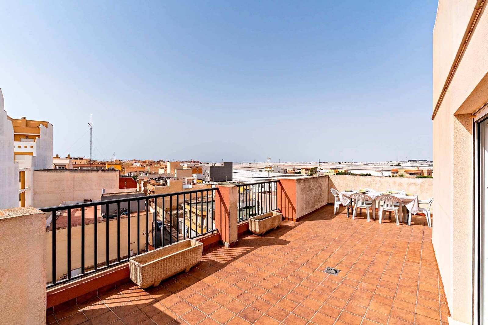 3 soveværelse Lejlighed til salg i Roquetas de Mar med swimmingpool garage - € 245.000 (Ref: 9230469)