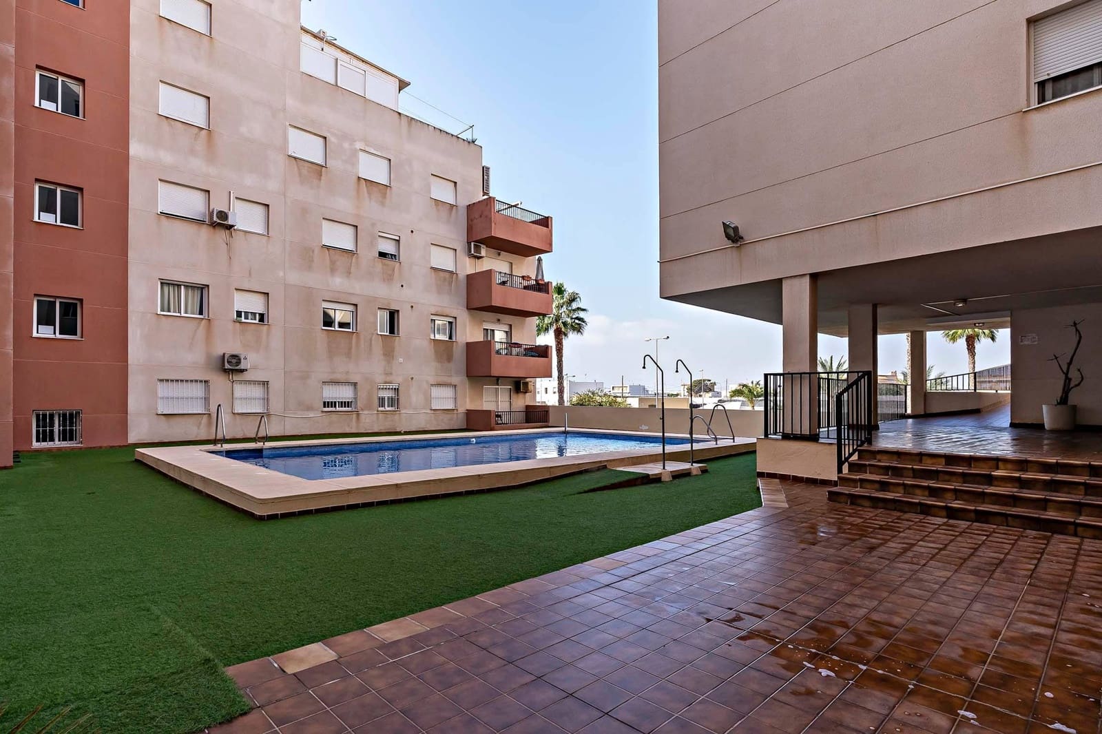 3 bedroom Flat for sale in Roquetas de Mar with pool garage - € 220,000 (Ref: 9230469)