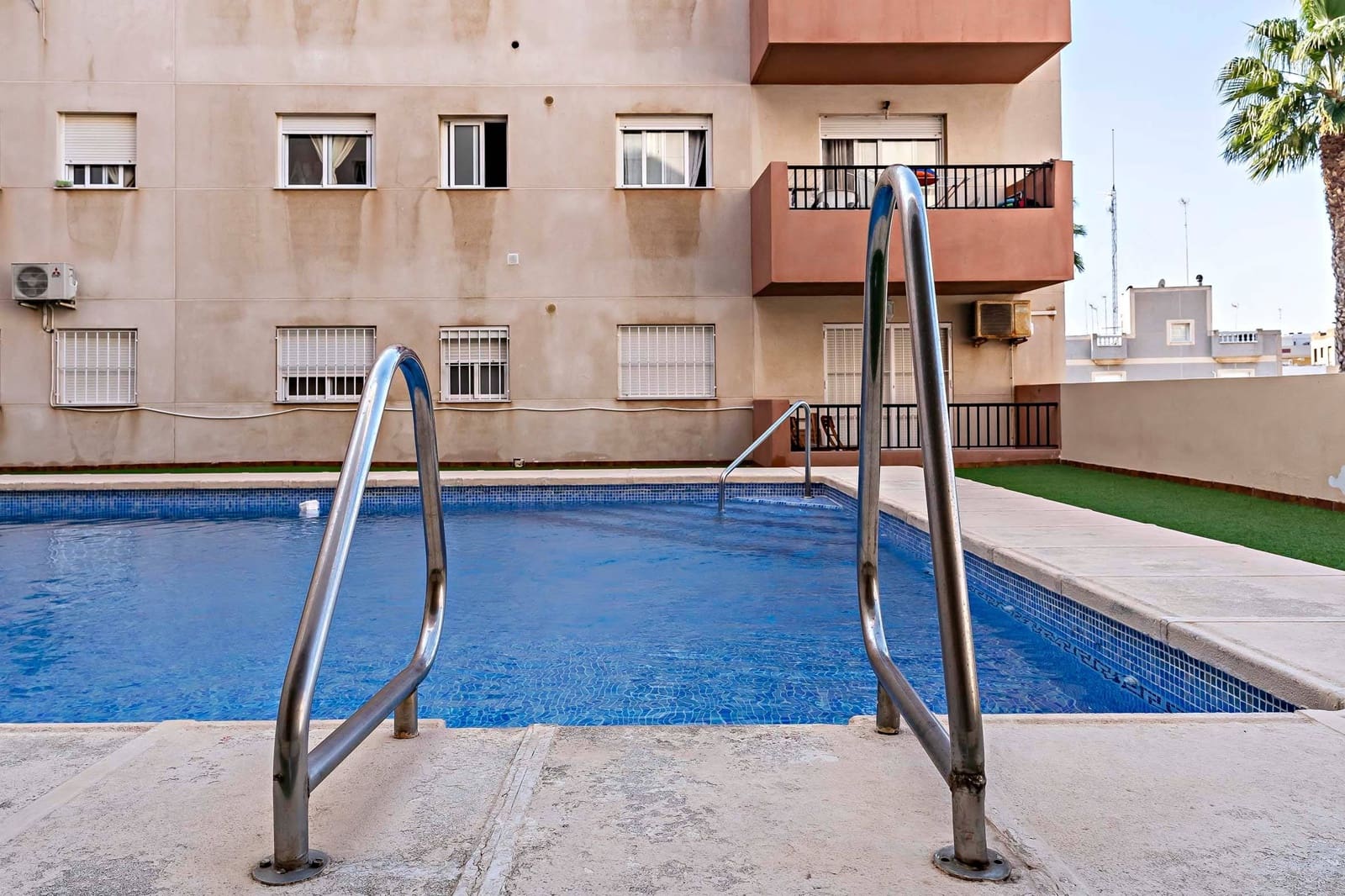 3 bedroom Flat for sale in Roquetas de Mar with pool garage - € 220,000 (Ref: 9230469)