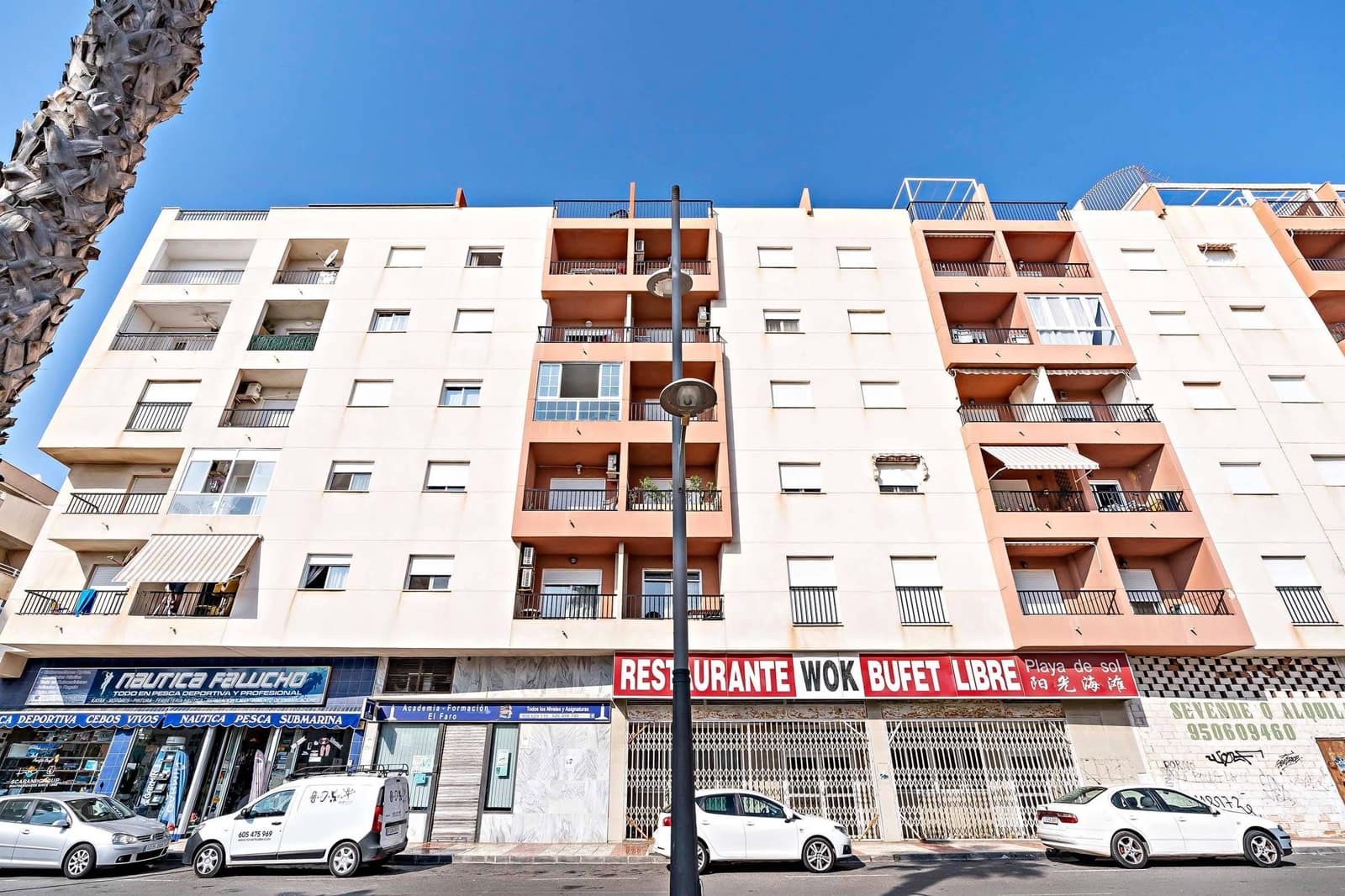 3 bedroom Flat for sale in Roquetas de Mar with pool garage - € 220,000 (Ref: 9230469)