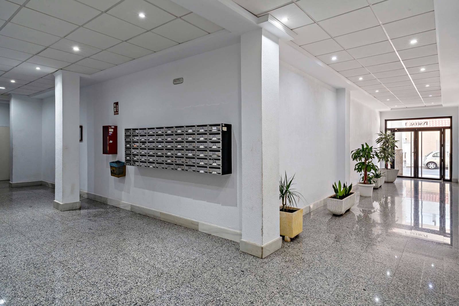 3 bedroom Flat for sale in Roquetas de Mar with pool garage - € 220,000 (Ref: 9230469)