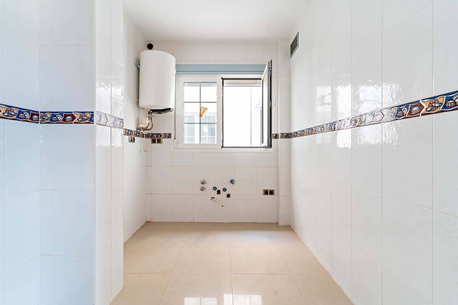 3 soveværelse Lejlighed til salg i Alhama de Almeria - € 95.000 (Ref: 9264476)