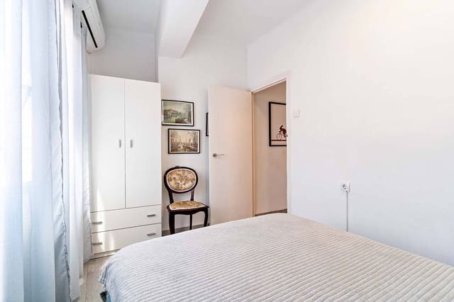 2 soveværelse Lejlighed til leje i Almería by - € 750 (Ref: 9272575)