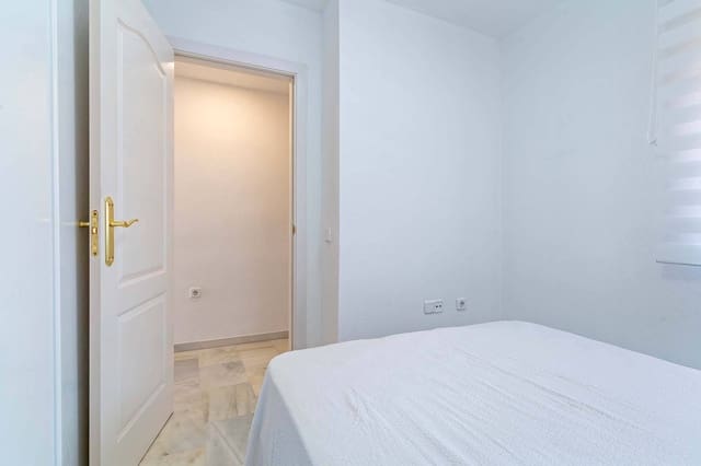 1 Zimmer Penthouse zu vermieten in Roquetas de Mar mit Pool - 550 € (Ref: 9294364)