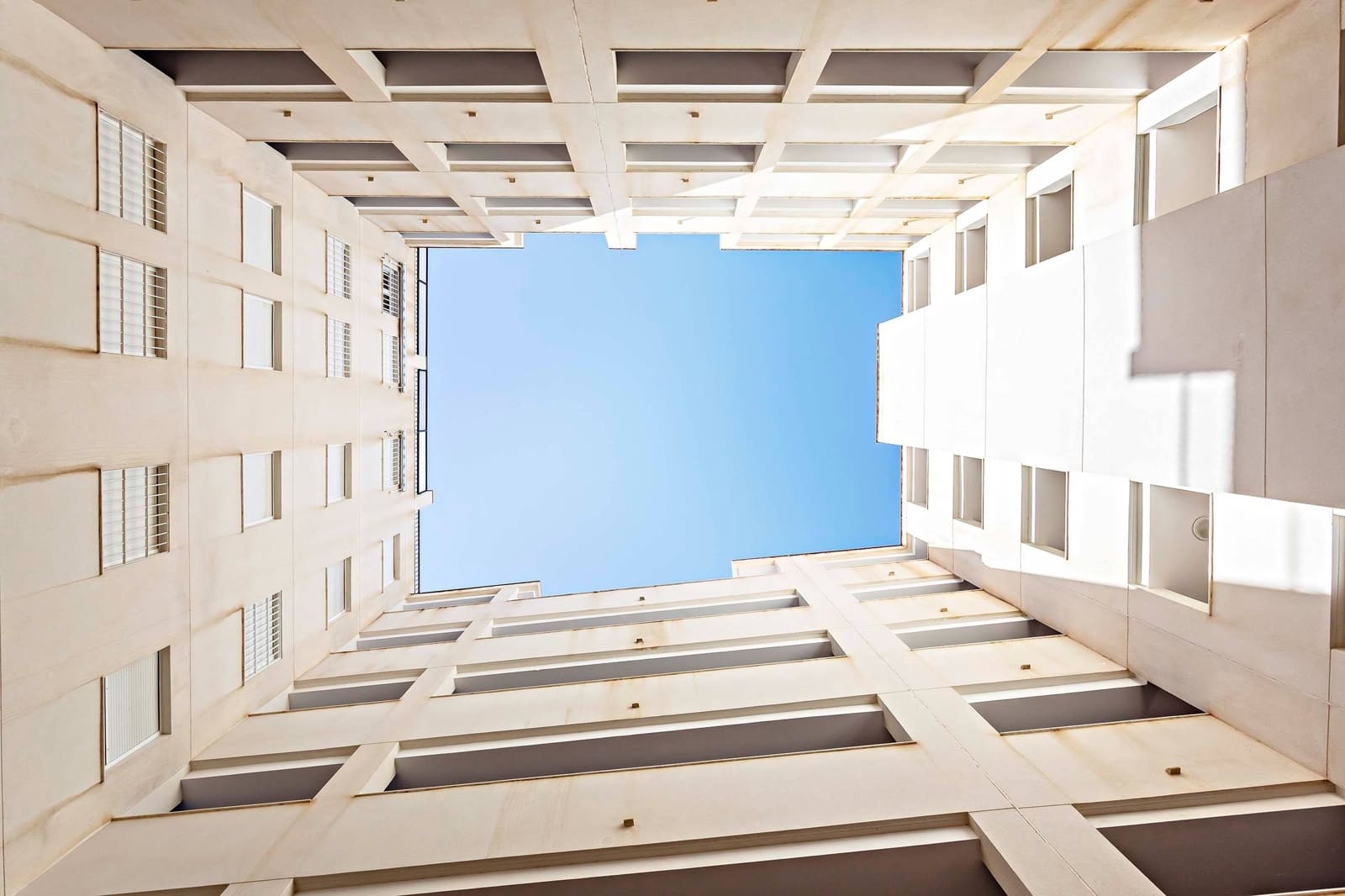 1 slaapkamer Penthouse te huur in Roquetas de Mar met zwembad - € 550 (Ref: 9294364)