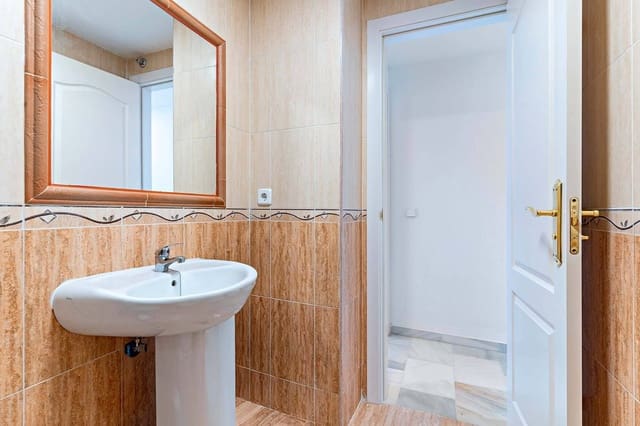 1 Zimmer Penthouse zu vermieten in Roquetas de Mar mit Pool - 550 € (Ref: 9294364)