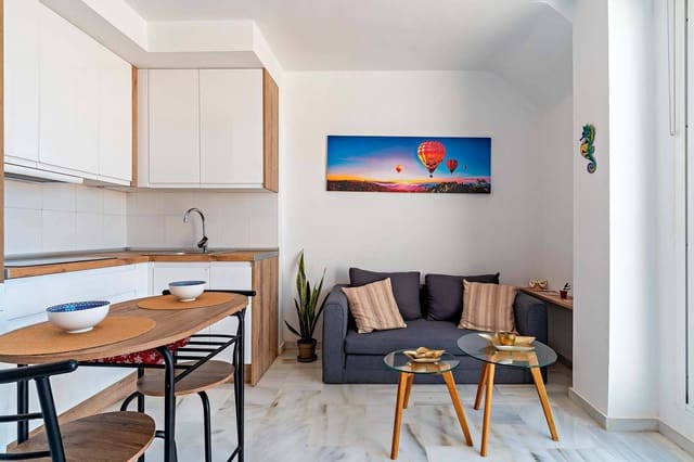 1 Zimmer Penthouse zu vermieten in Roquetas de Mar mit Pool - 550 € (Ref: 9294364)